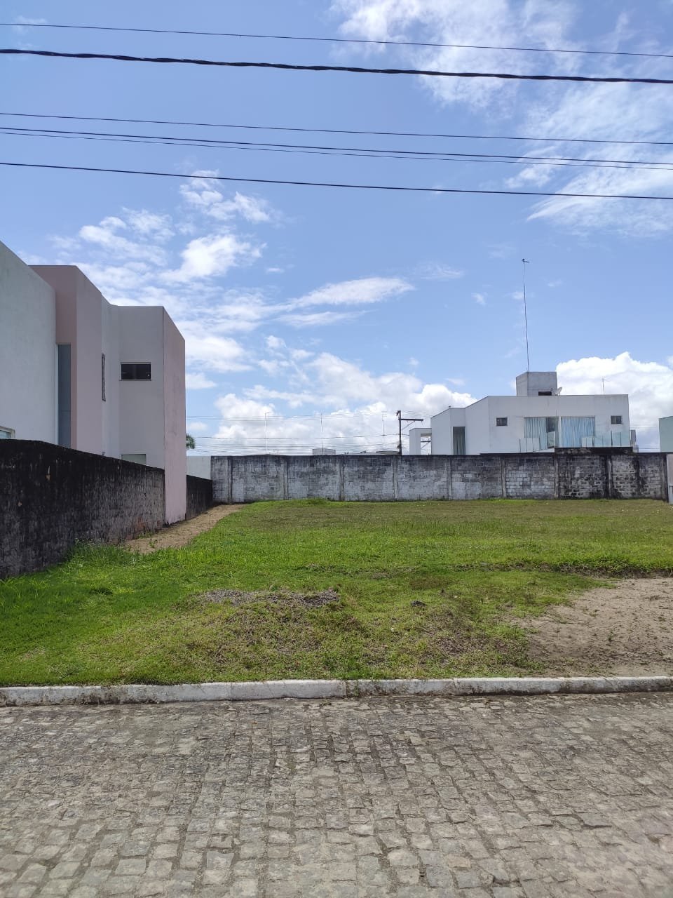 TERRENO A VENDA EM CONDOMÍNIO NA MARIA PRETA