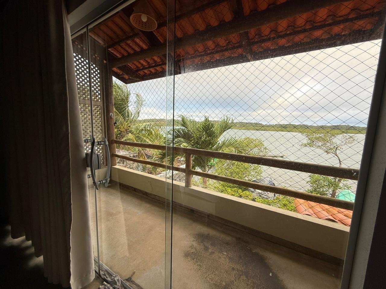 CASA A VENDA - PÉ NA AREIA