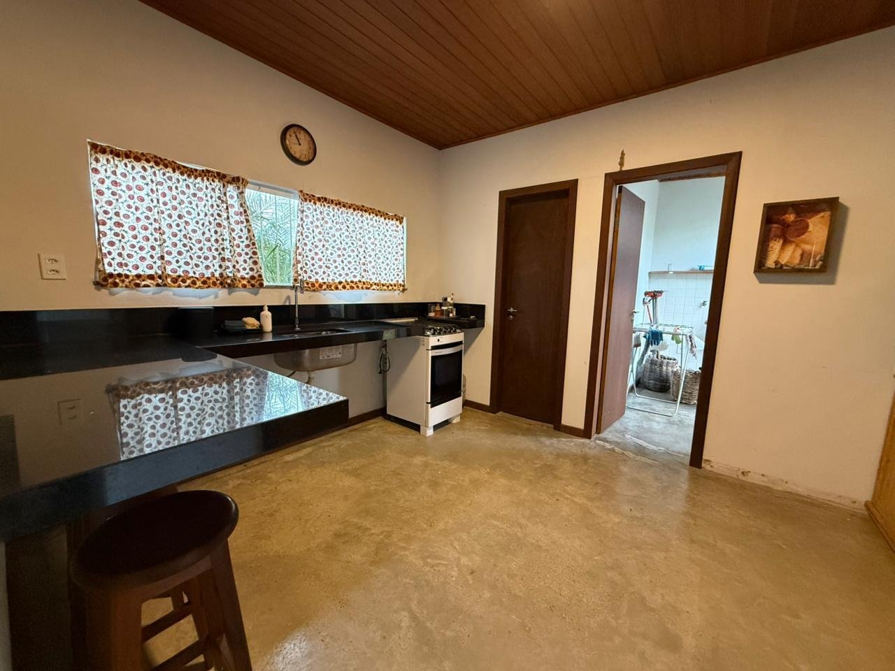 CASA A VENDA - PÉ NA AREIA