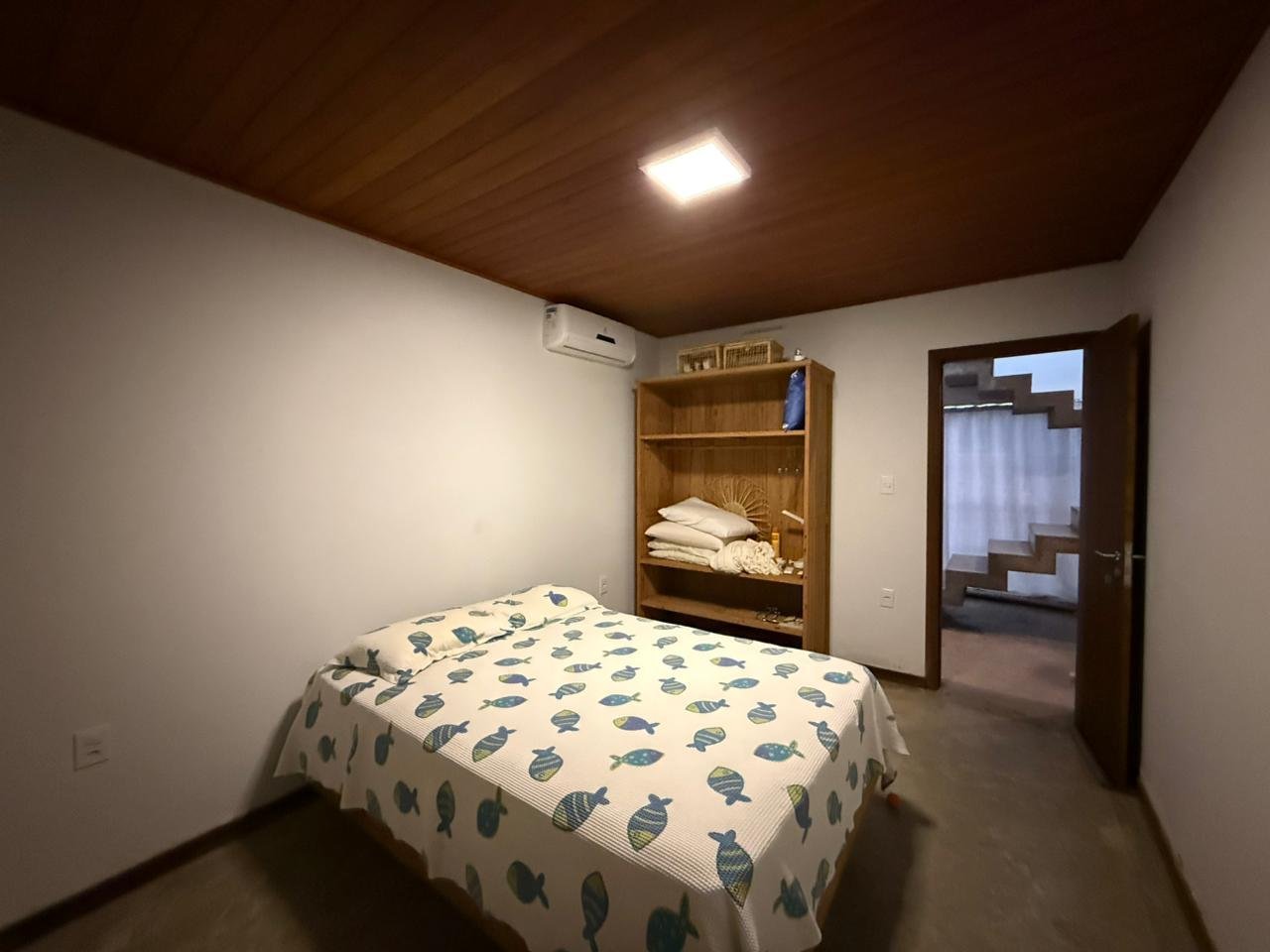 CASA A VENDA - PÉ NA AREIA