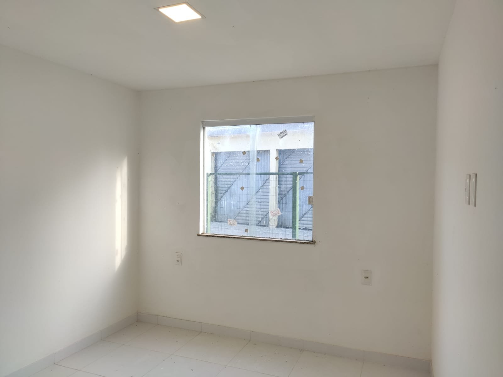 APARTAMENTO TÉRREO COM GARAGEM