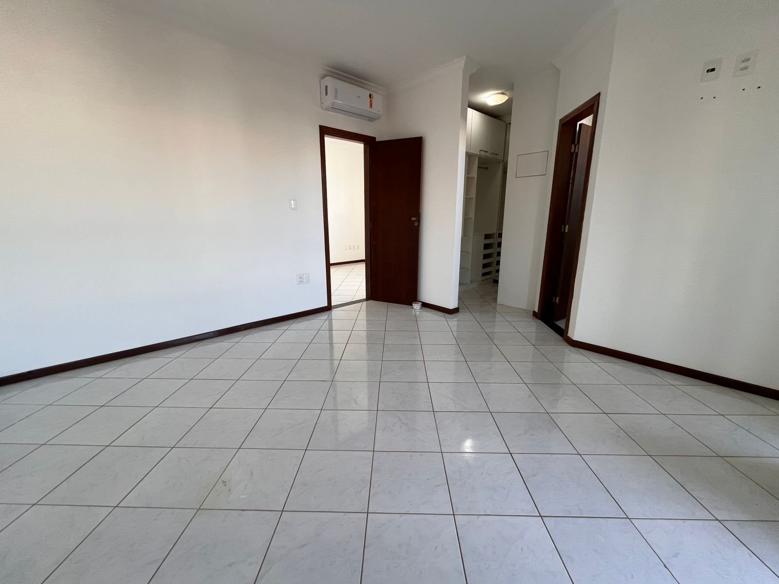 VILLAGE NO MORADA DA BELA VISTA - MARIA PRETA