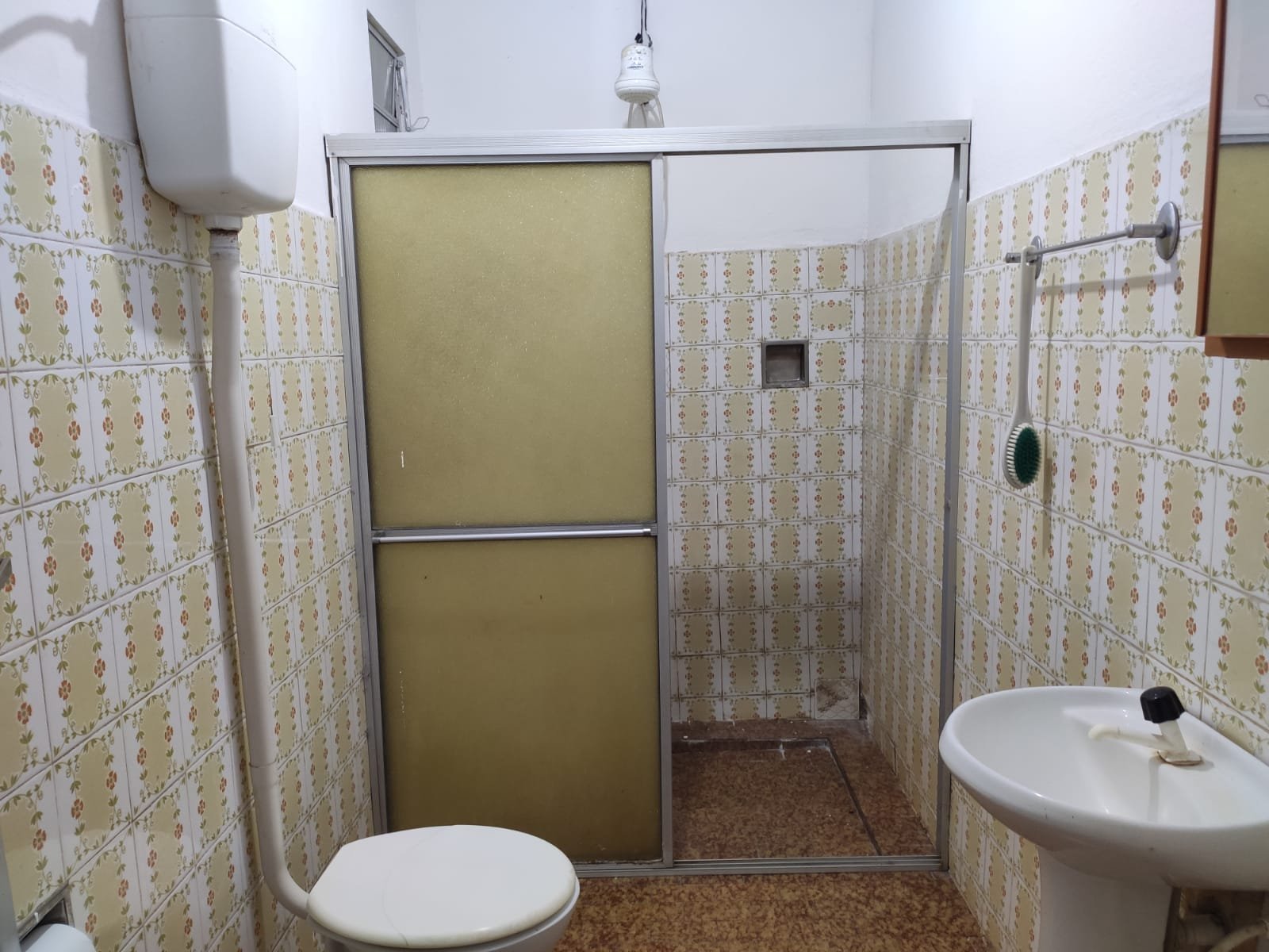 CASA A VENDA NA TRAVESSA CASTRO ALVES