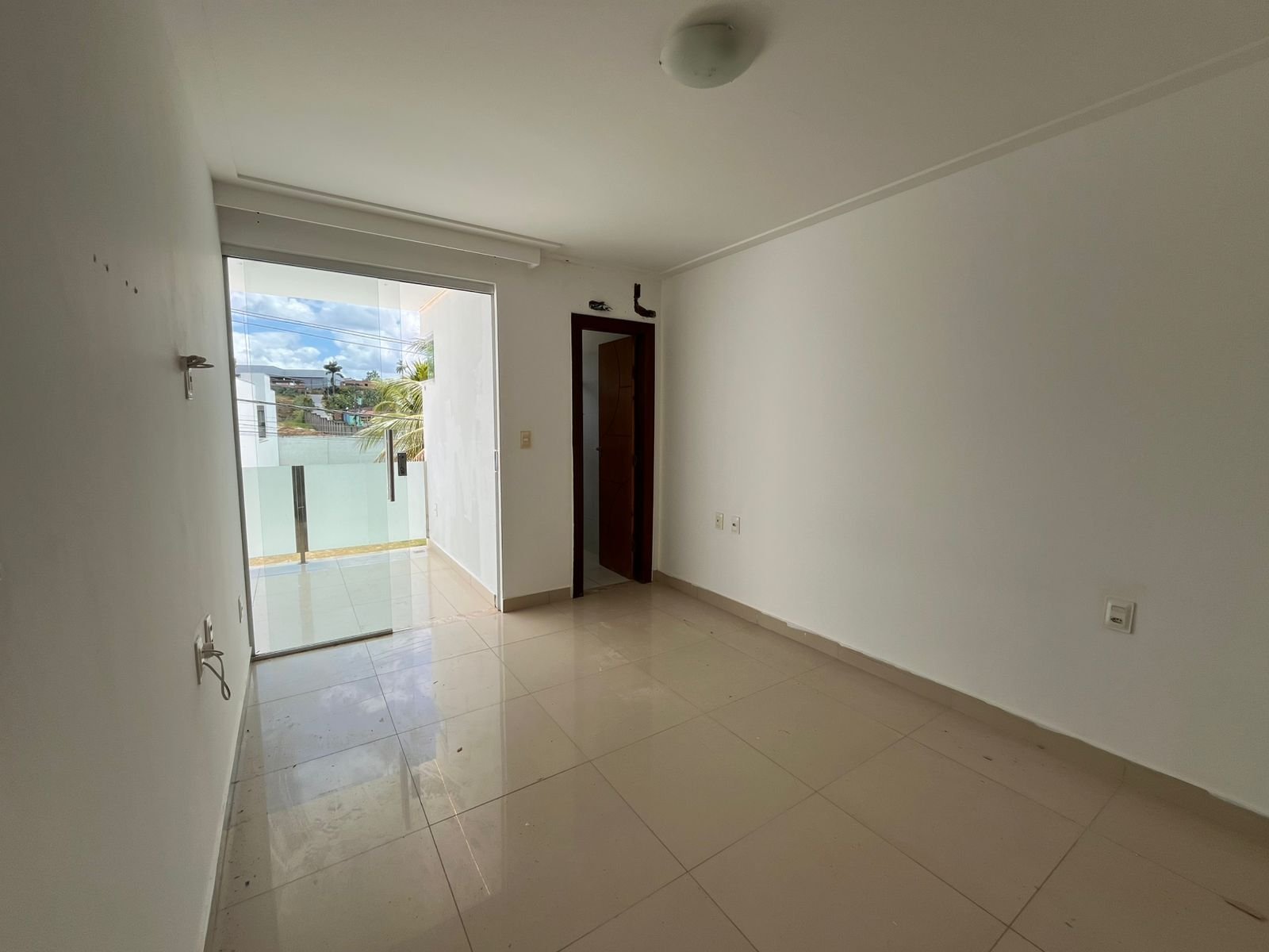 VILLAGE EM CONDOMÍNIO