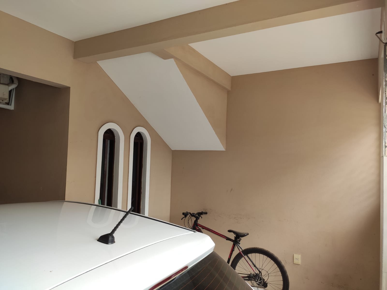 CASA A VENDA NA R. MARITA AMÂNCIO