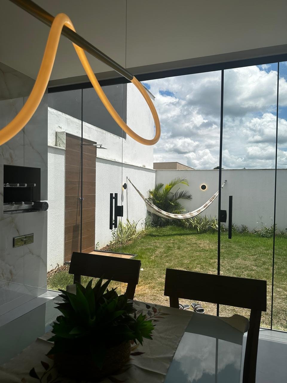 CASA A VENDA - CONDOMÍNIO JARDIM BOTÂNICO