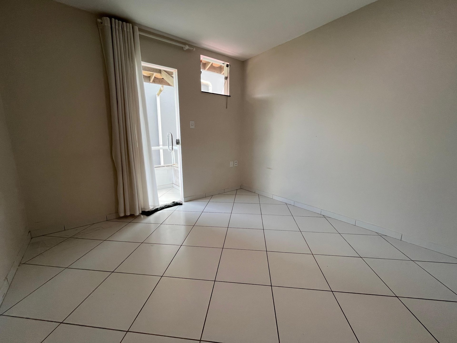 Village para Aluguel – Maria Preta