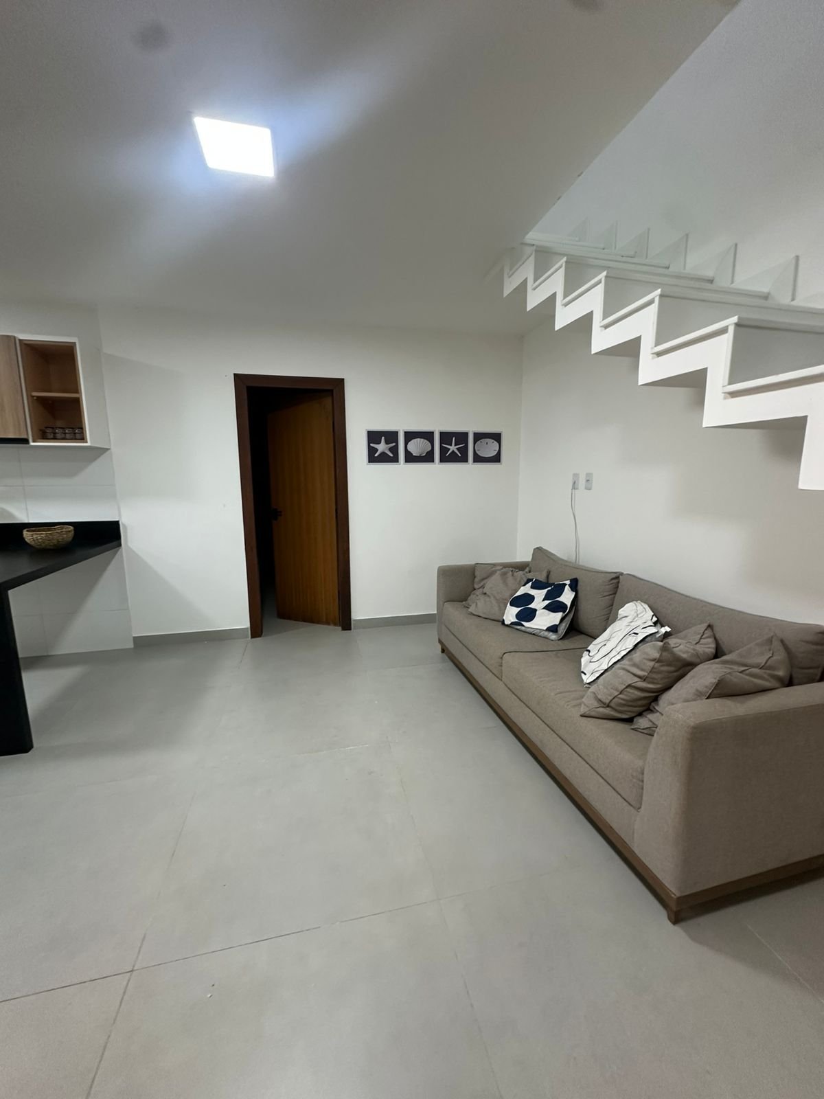 CASA NO CONDOMÍNIO ARAUÁ