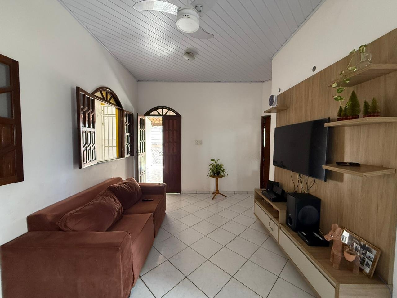 PRÉDIO RESIDENCIAL À VENDA EM FRENTE A FEIRA LIVRE