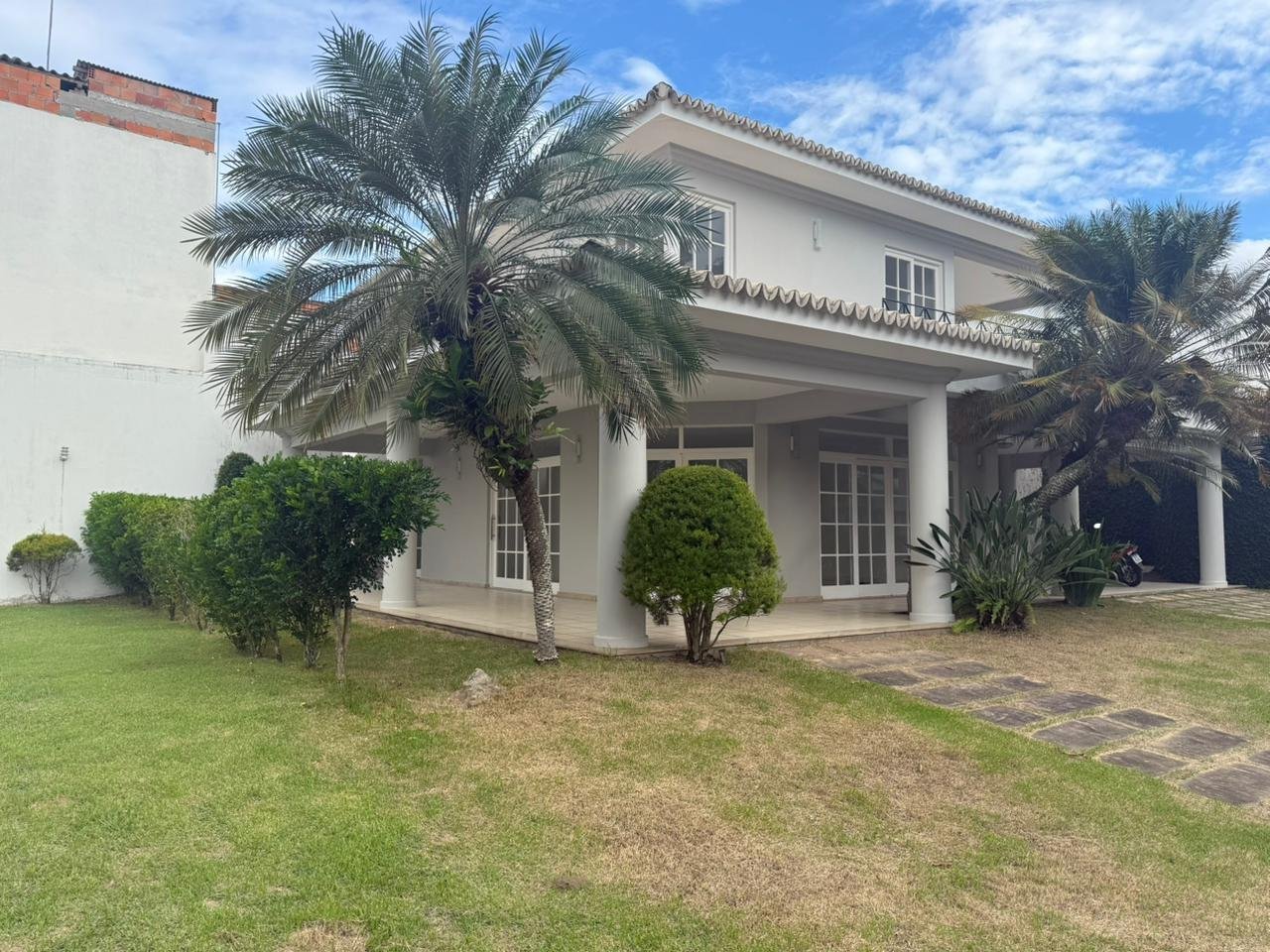 CASA EM CONDOMÍNIO NO CENTRO