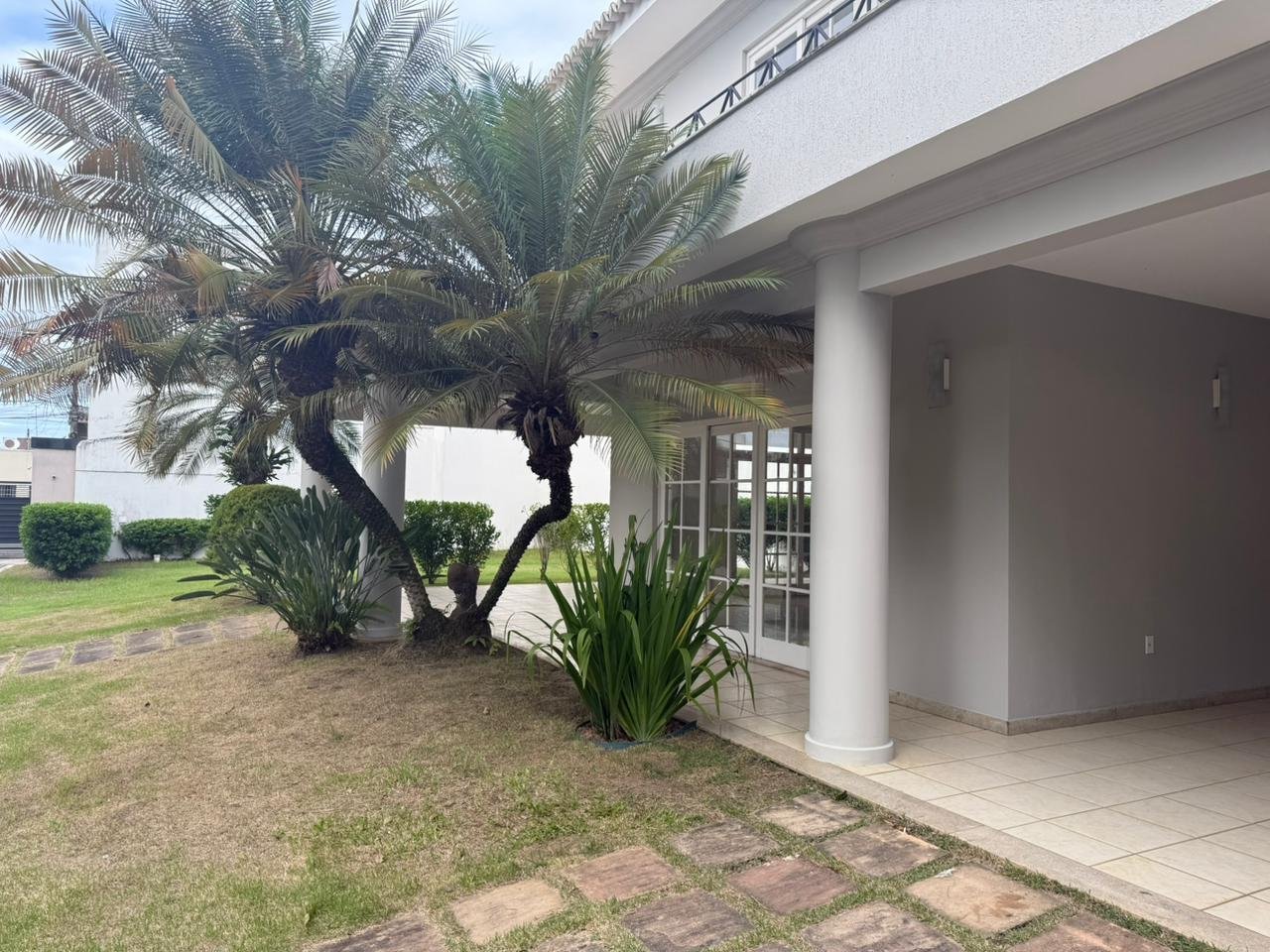CASA EM CONDOMÍNIO NO CENTRO