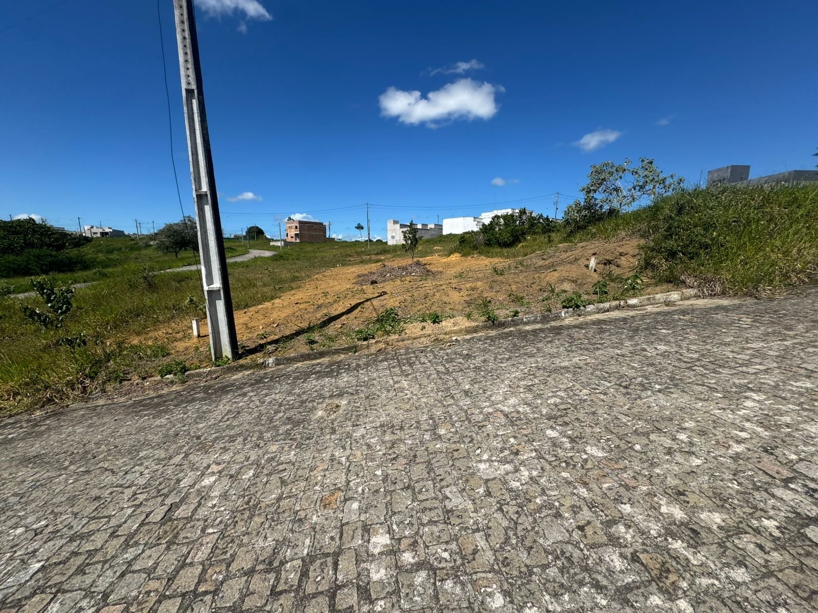 TERRENO A VENDA NO CONDOMÍNIO HORTO VILLE 2