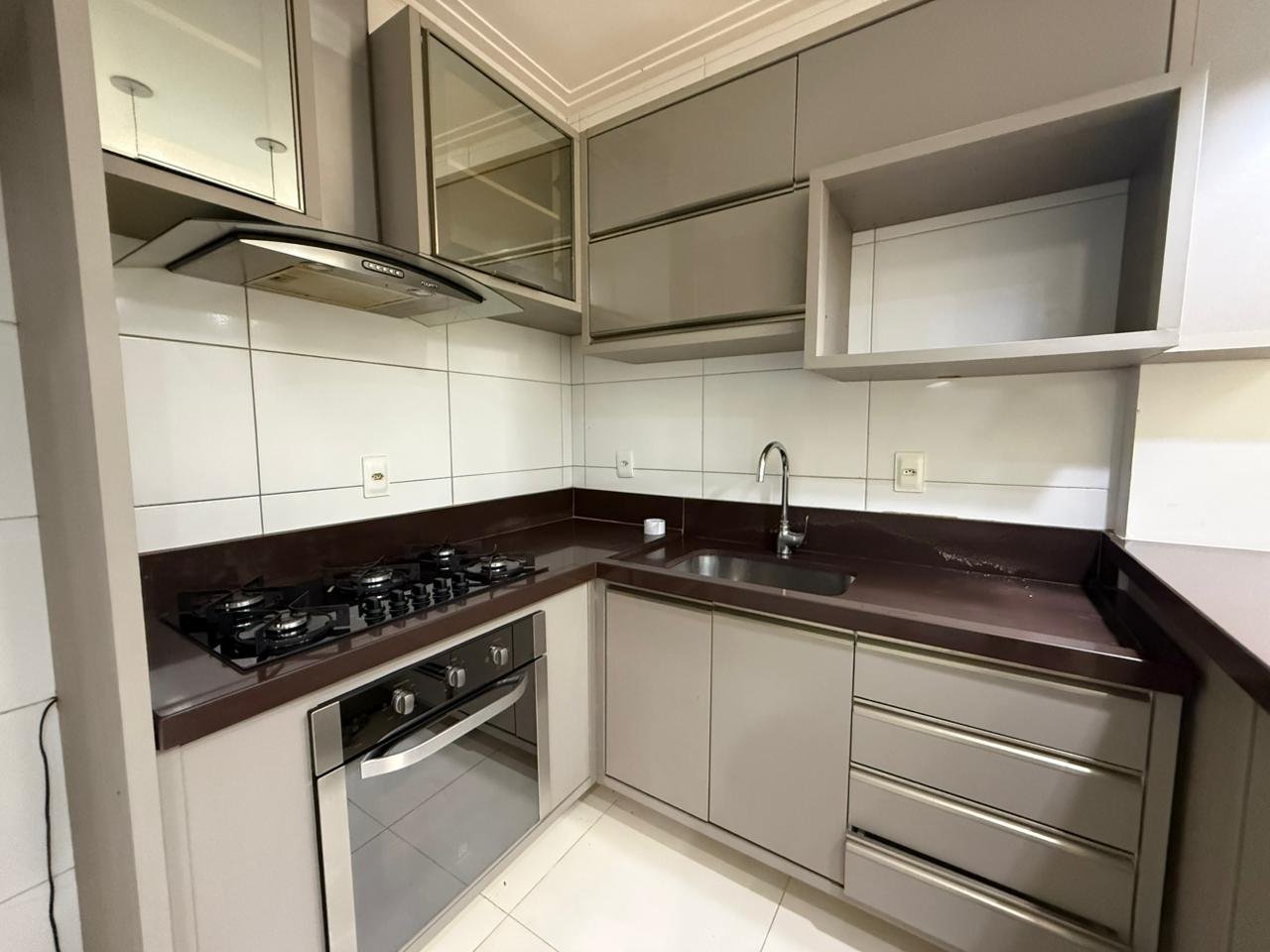 APARTAMENTO TÉRREO - PARA ALUGAR NA AV. ESPERANÇA