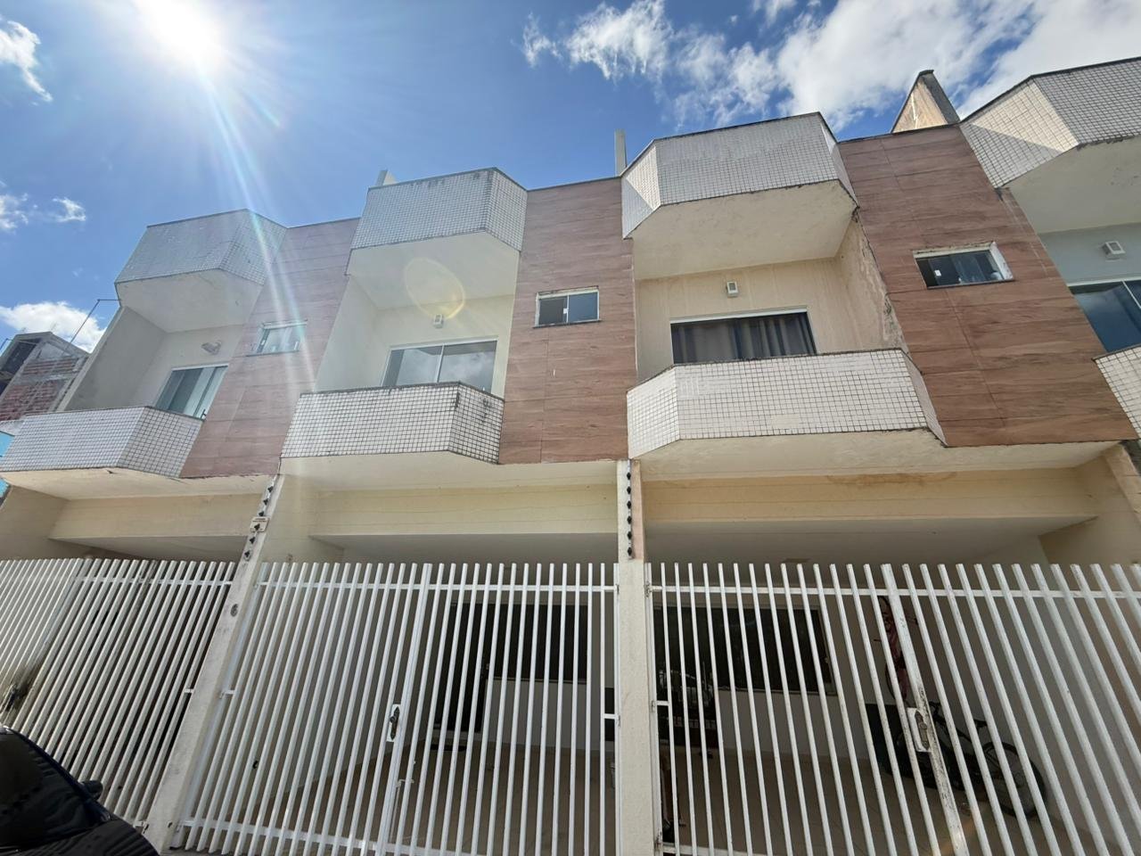 TRIPLEX NA MARIA PRETA