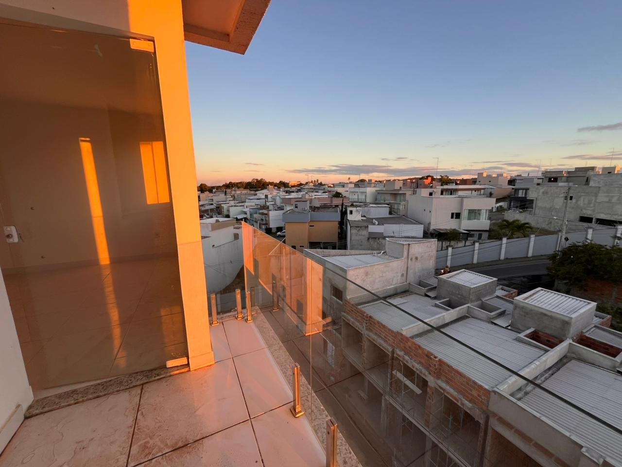 APARTAMENTO 4º ANDAR - MARIA PRETA
