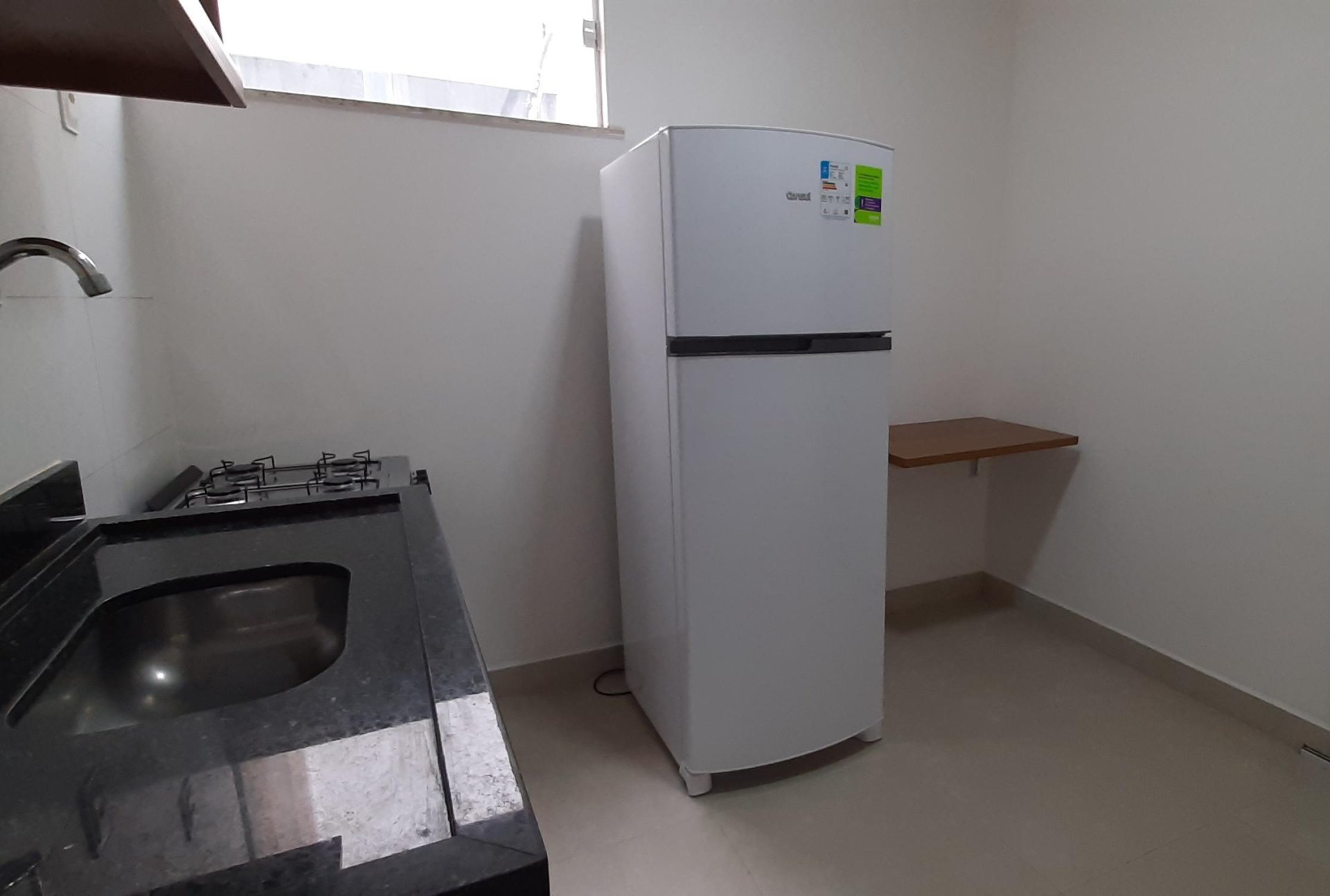 QUITINETE SEMI/MOBILIADA - LOCAÇÃO - EDFÍCIO SMART - CENTRO.