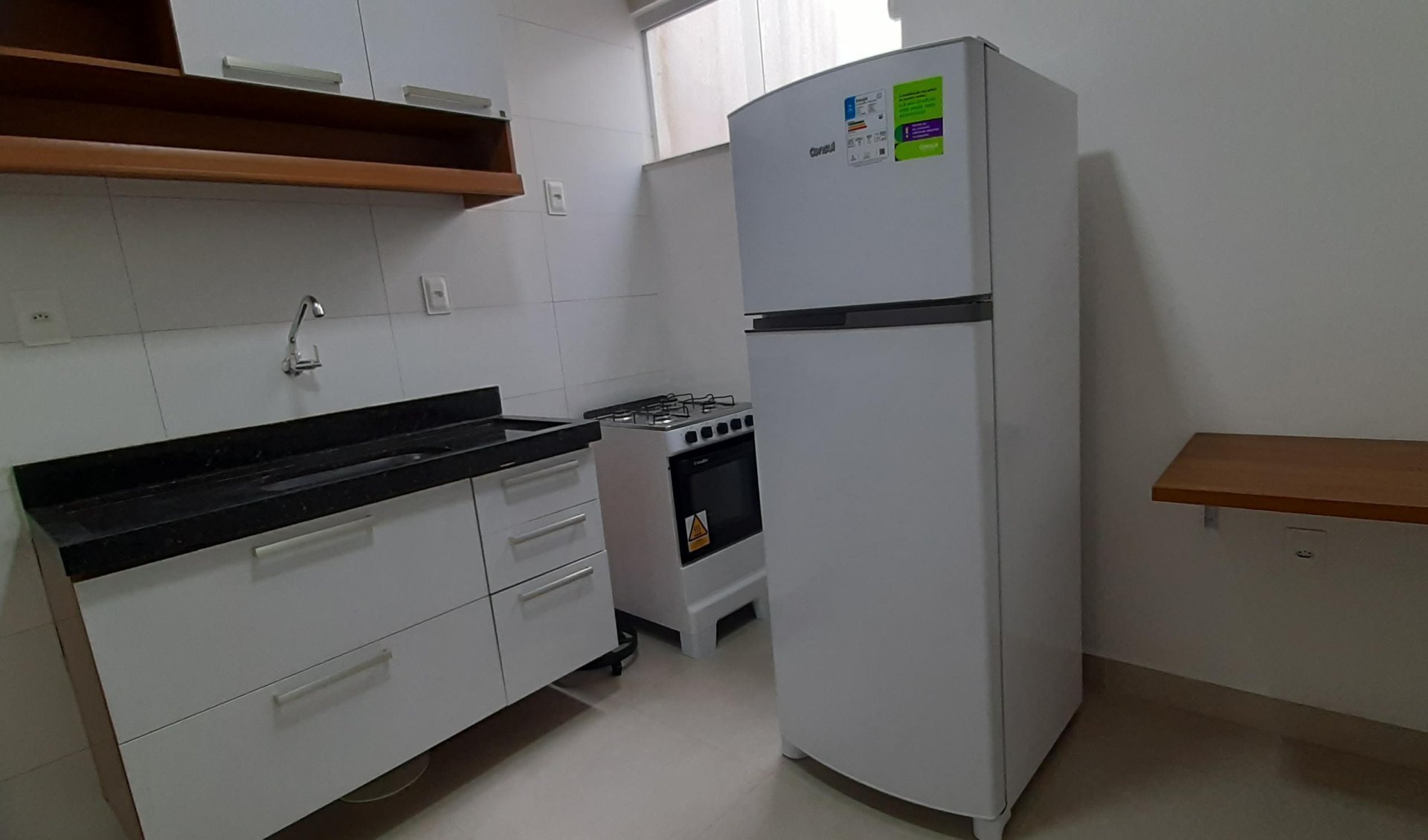 QUITINETE SEMI/MOBILIADA - LOCAÇÃO - EDFÍCIO SMART - CENTRO.