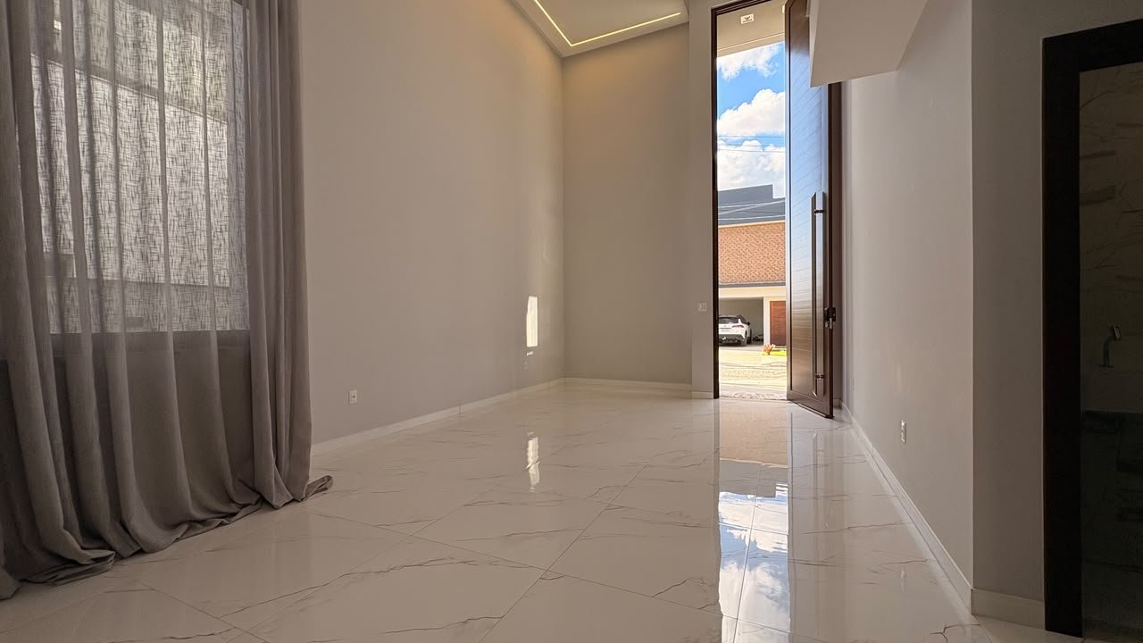 IMÓVEL ALTO PADRÃO COND. HORTO IMPERIAL