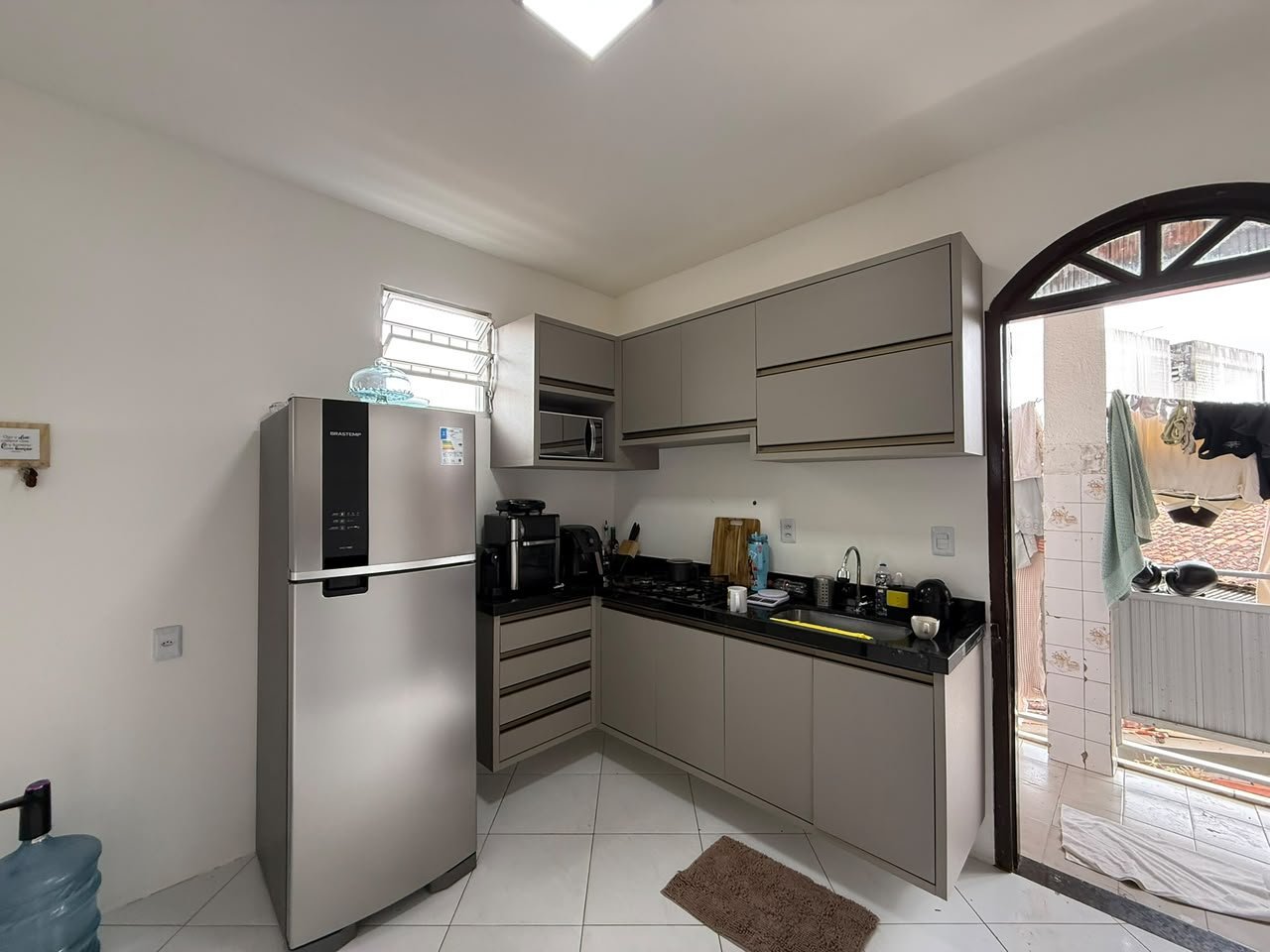 Casa com 3/4 disponível para venda na Salgadeira!