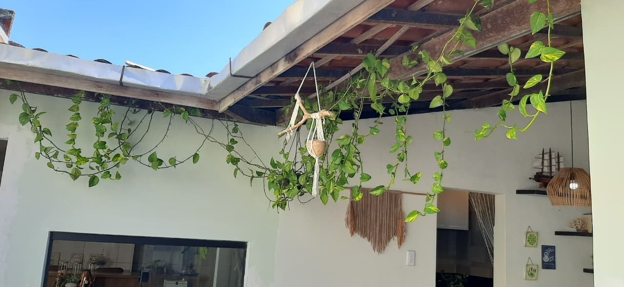 CASA TÉRREA COM ÁREA VERDE AMPLA